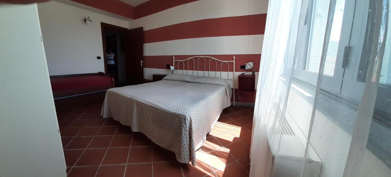 Agriturismo Calendiluna Luni Экстерьер фото